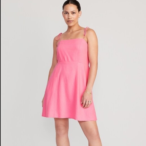 🍬 BUBBLEGUM PINK TIE STRAP DRESS 🍬 - Picture 1 of 1